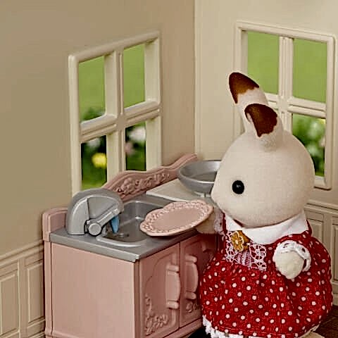 Kırmızı Çatılı Başlangıç Evi