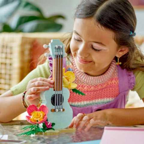 LEGO® Özel Tropikal Ukulele 31156