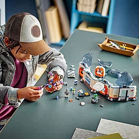 LEGO® City Uzay Bilim Laboratuvarı Oyuncak Yapım Seti 60439