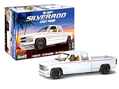 Revell 1999 Chevy® Silverado® Street Pickup