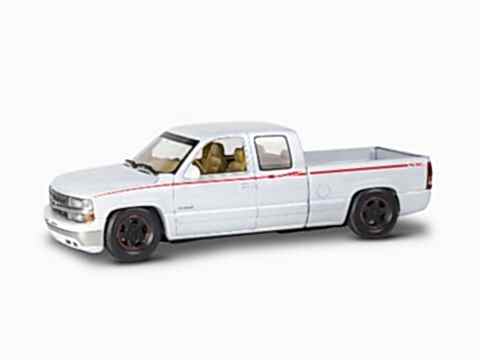 Revell 1999 Chevy® Silverado® Street Pickup