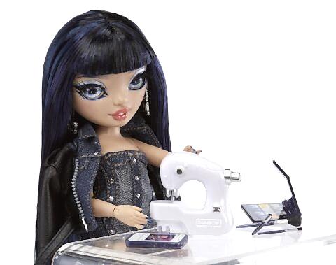 Rainbow High Moda Bebeği - Kim Nguyen