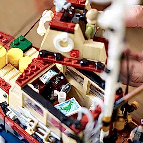 LEGO® Ideas Jaws, Yetişkinler için Köpek Balığı Hediyesi 21350