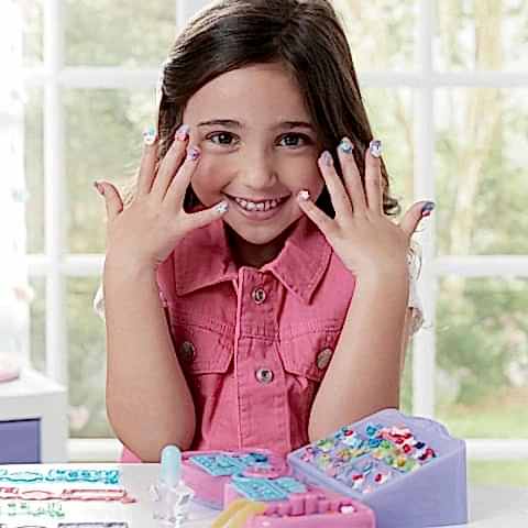 Tasarla ve Sergile Tırnak Atölyesi