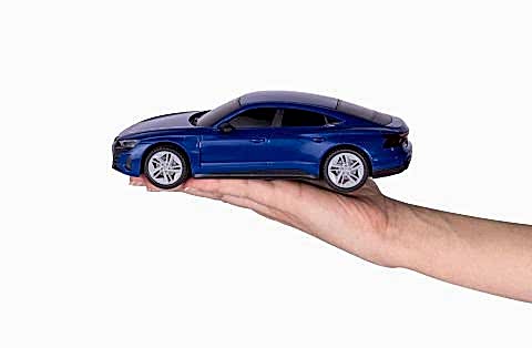 Uzaktan Kumandalı Audi e-tron GT Araba