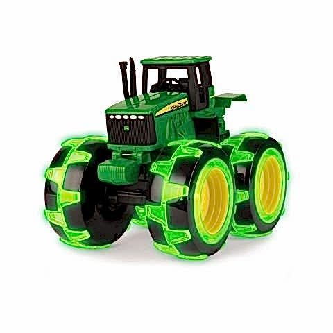 JD Tractor w/Light Wheel