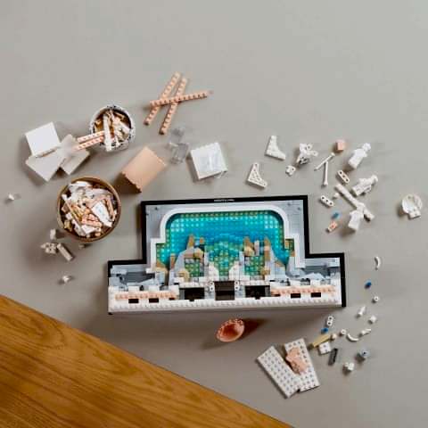 LEGO® Trevi Çeşmesi 21062