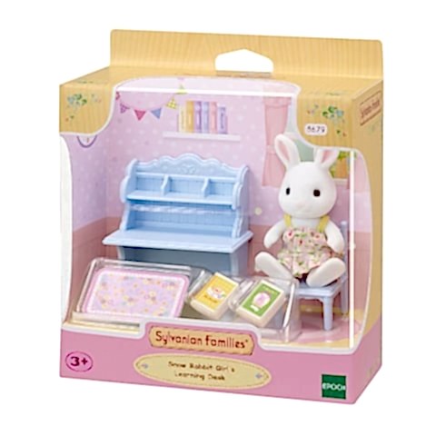 Kar Tavşanı Kız ve Çalışma Masası